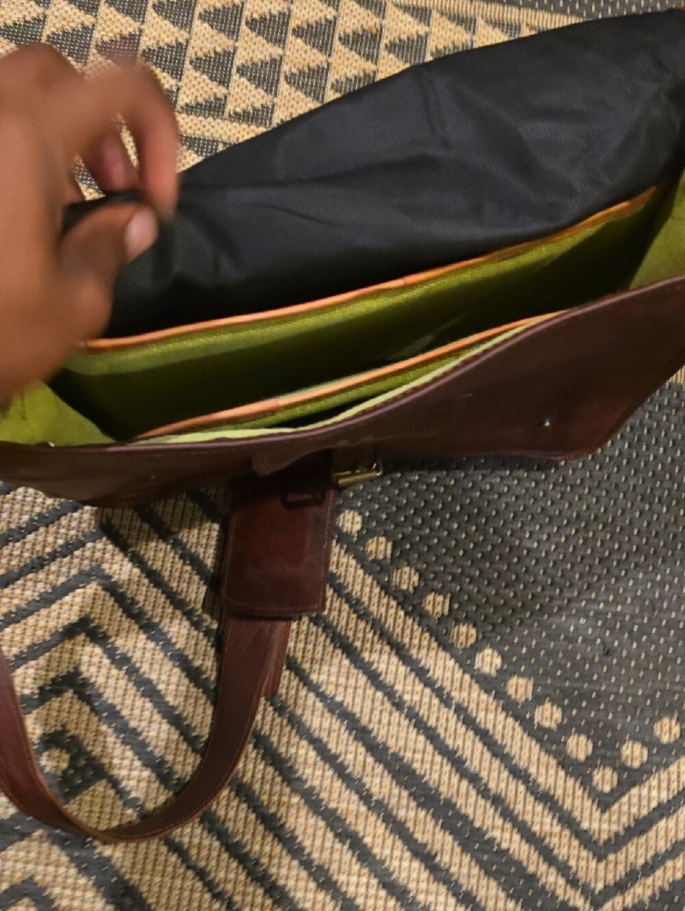 Classic Brown Leather Messenger Bag for Men - Picture 5 of 9
